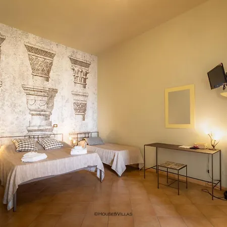 Rosaria Bed & Breakfast 3*