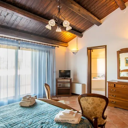 Bed & Breakfast Rosaria 3*