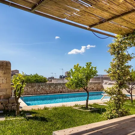 Rosaria 3* Noto