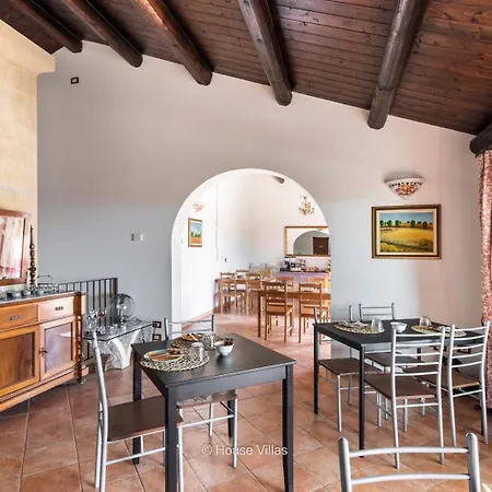 Rosaria Bed & Breakfast 3*