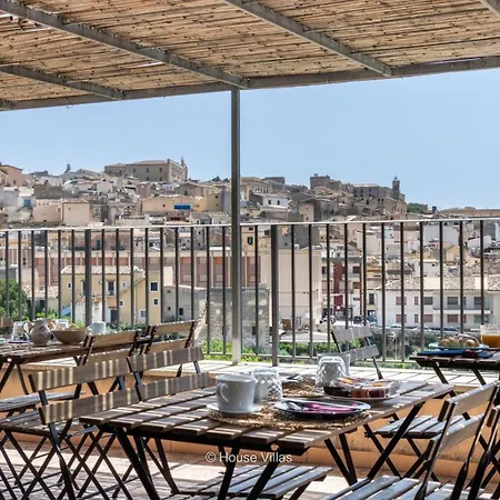 Rosaria 3* Noto